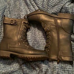 Light weight combat boots